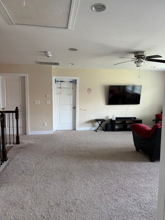Building Photo - 11215 Streamwood Ln NW