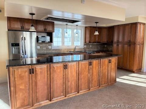 Building Photo - 462 Main St