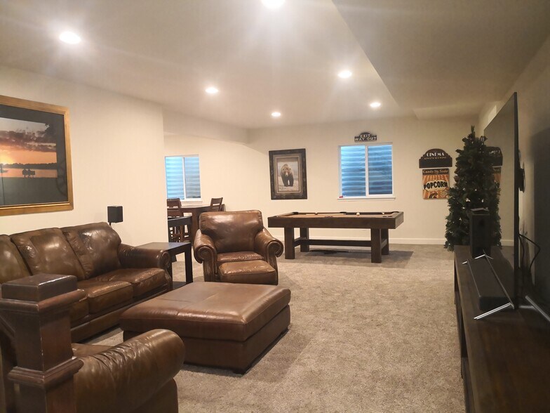 Primary Photo - 12989 Ventana St