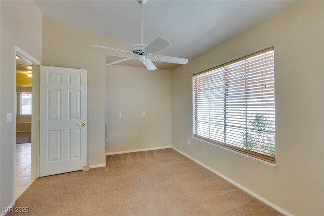 Building Photo - 1744 Knotty Pine