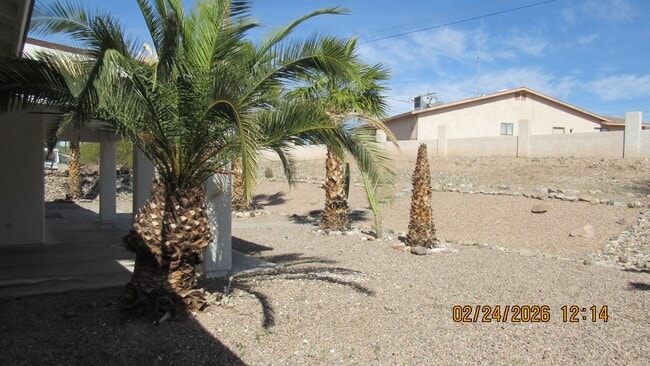 Building Photo - 3 Bedroom 2 bathroom 2 car garage