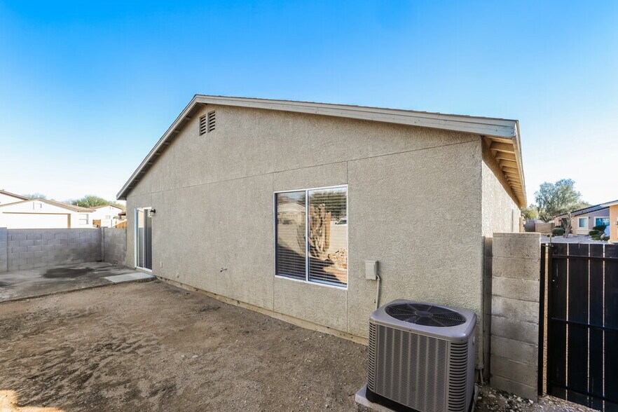 Building Photo - 5243 S Via Laguna Blanca