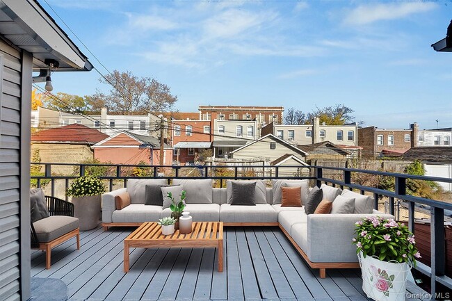 Building Photo - 88-33 Francis Lewis Blvd