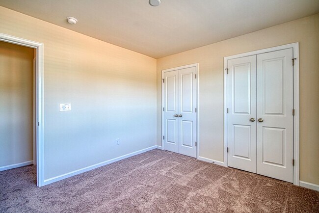 Building Photo - 580 Millsgate Cir