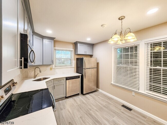 Building Photo - 3C John Adams Ct