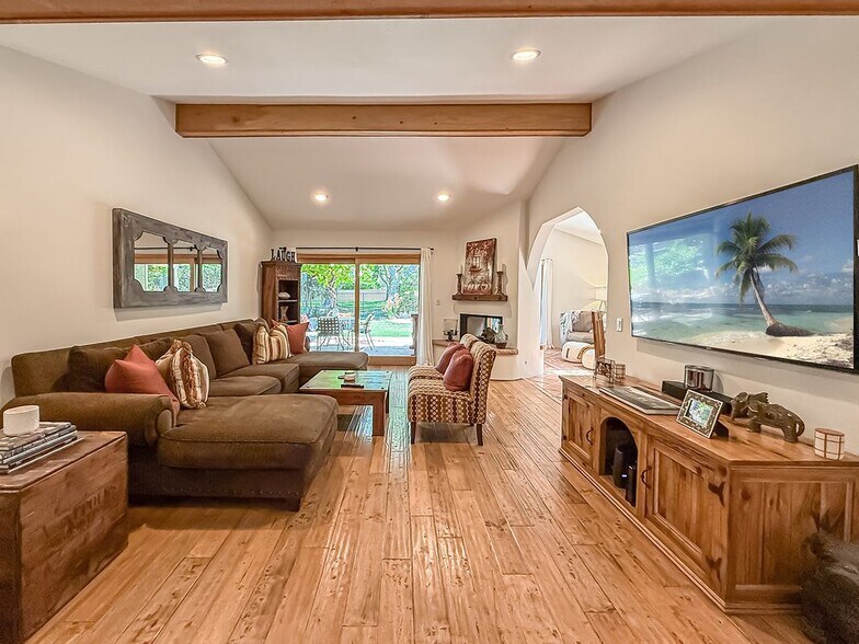 Building Photo - 2350 Leeward Cir