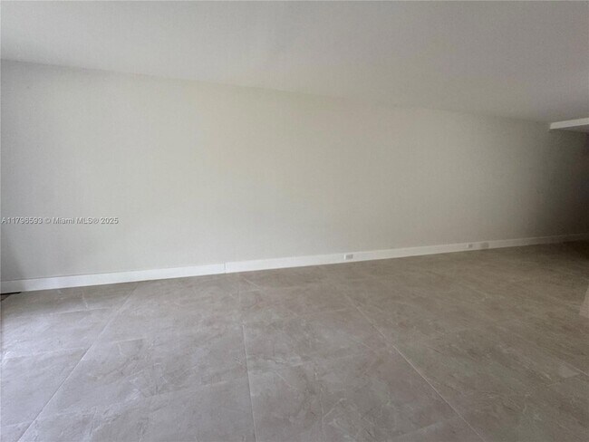 Building Photo - 3404 Bimini Ln
