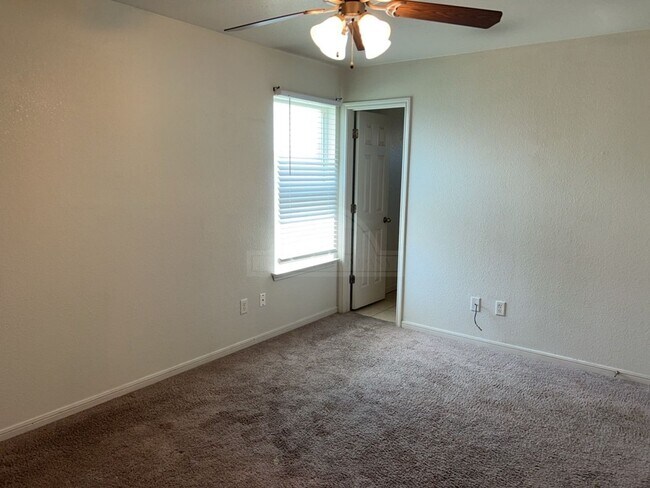 Building Photo - 1206 Cinch Dr