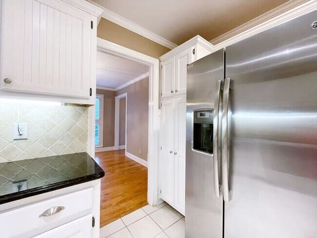 Building Photo - 811 Mitsy Ridge Dr