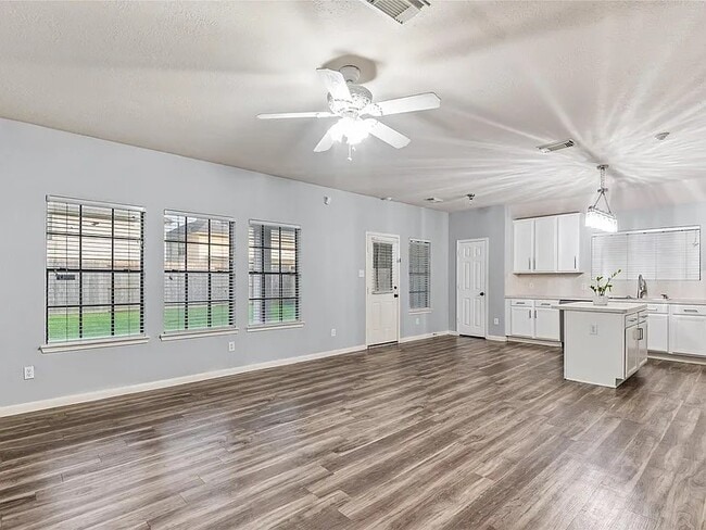 Building Photo - 16535 Cypress Bridge Dr