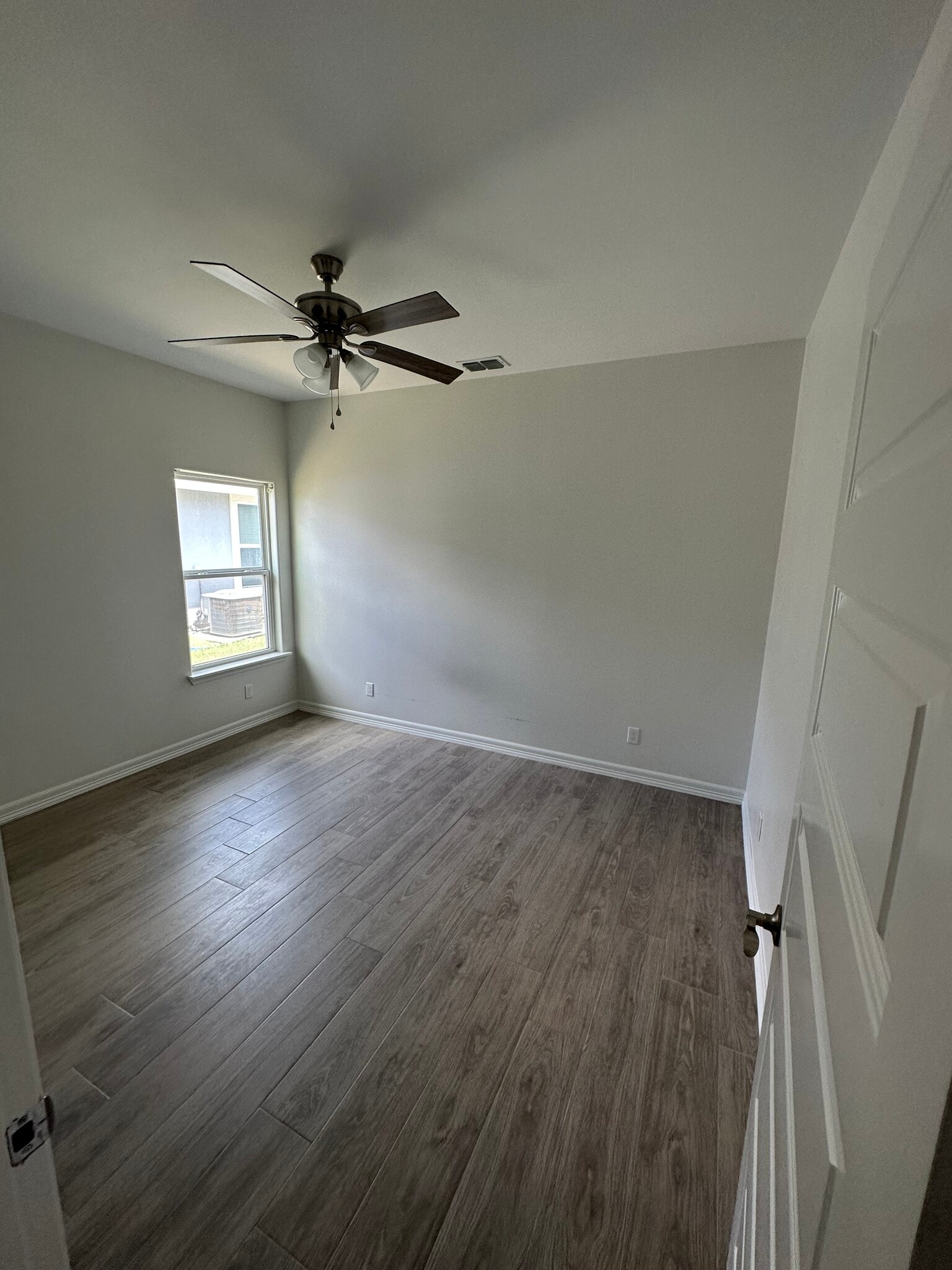 Building Photo - 113 Torrey Pines Rd