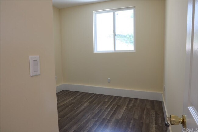 Building Photo - 11598 Cranston Ave