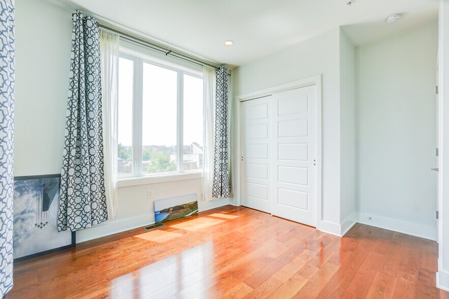 Primary Bedroom - 800 21st St NE