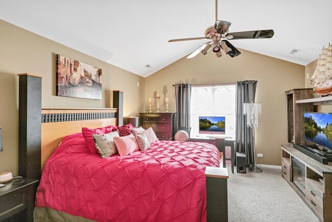 Building Photo - 1263 Tamarack Dr