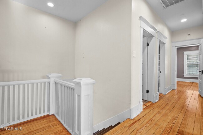 Building Photo - 711 Upson Dr