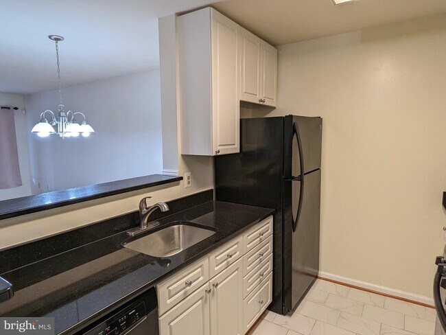 Building Photo - 5563 Seminary Rd