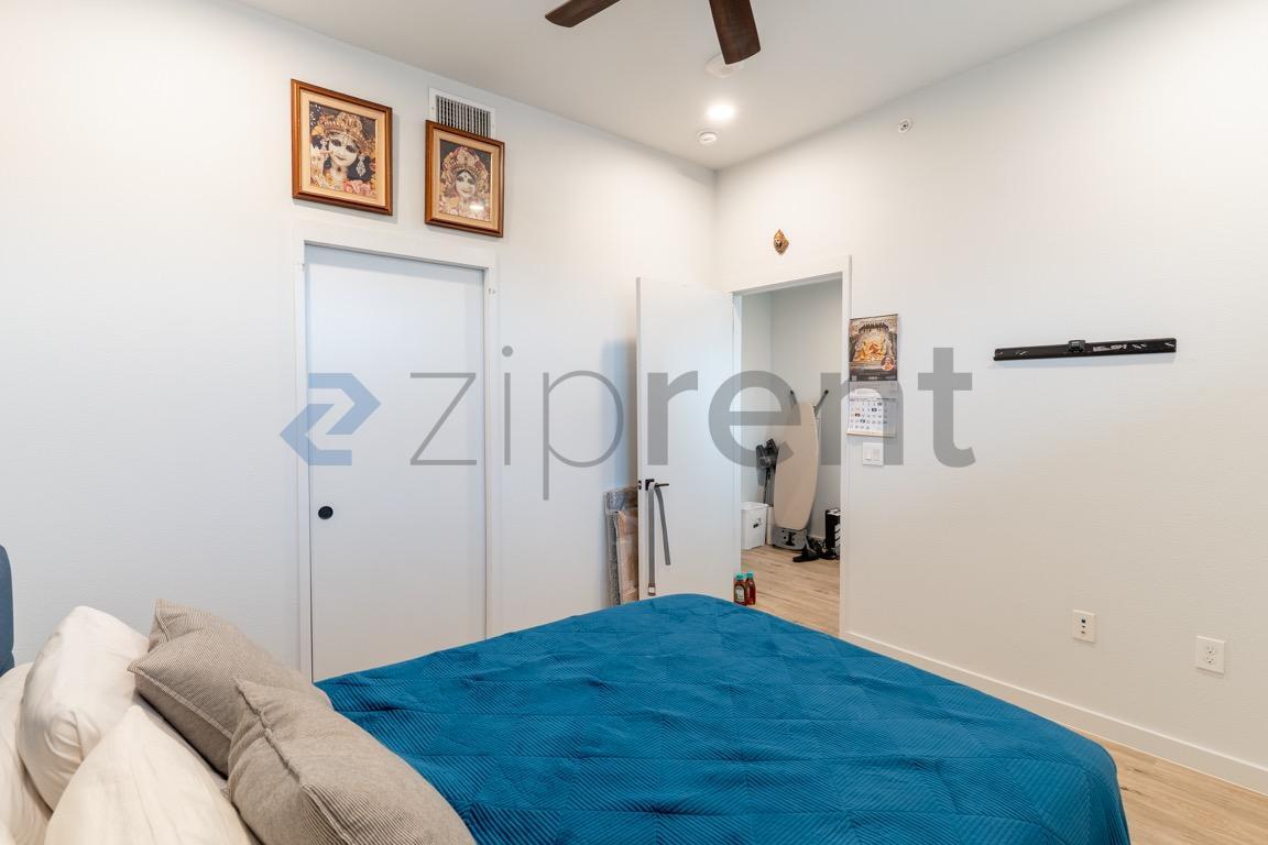 Building Photo - Unit 302