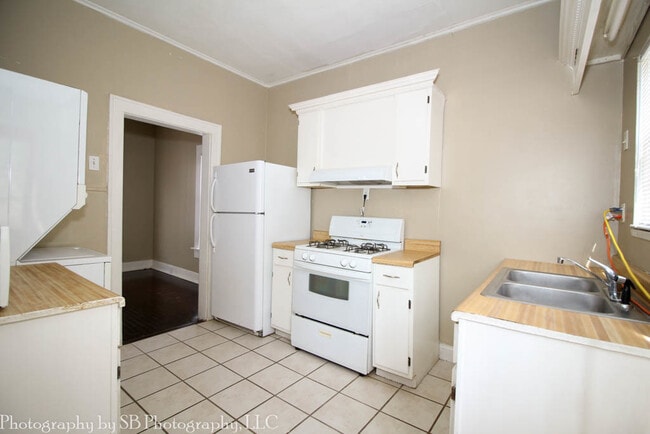 Building Photo - Great 2 bedroom in Highland!