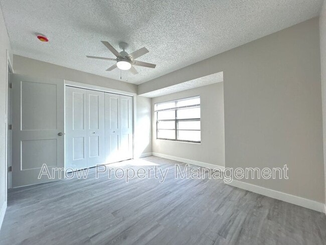 Building Photo - 1302 S Jackson St