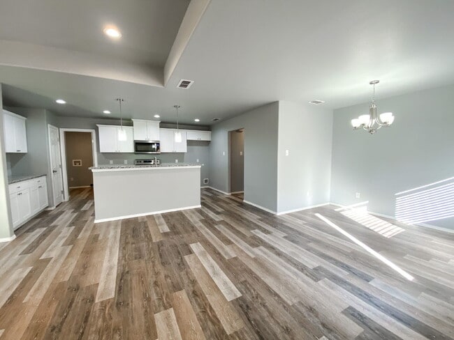 Building Photo - 3-Bedroom in Frenship ISD!