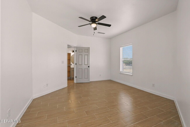 Building Photo - 5274 Sean Haggerty Dr