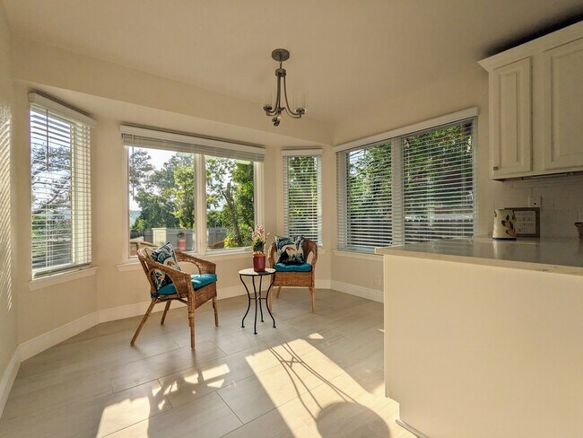 Building Photo - 6815 Bayridge Ter