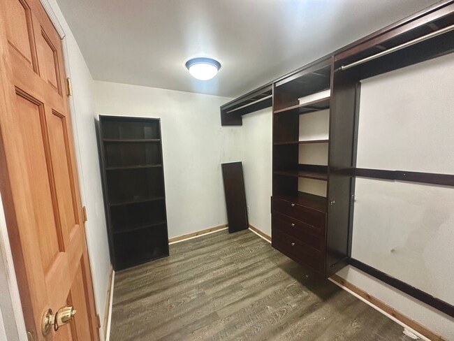 Building Photo - 32 Barberie Ave