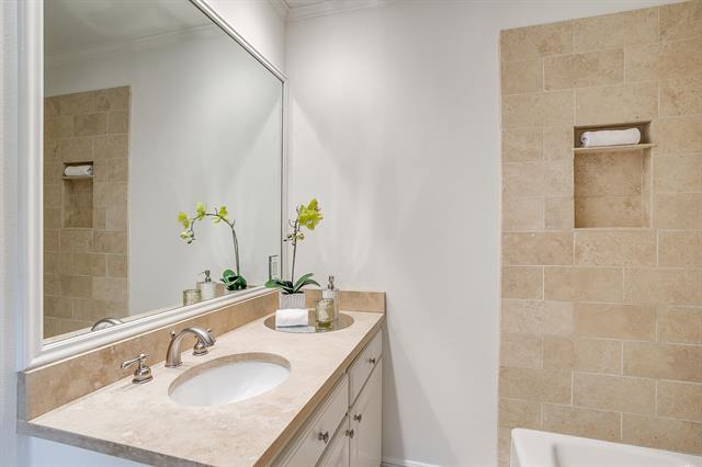 Building Photo - 624 Edgefield Rd