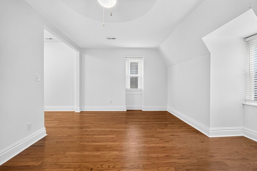Primary Bedroom - 2722 Armand Pl