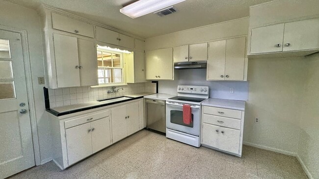 Building Photo - 918 Cypress St