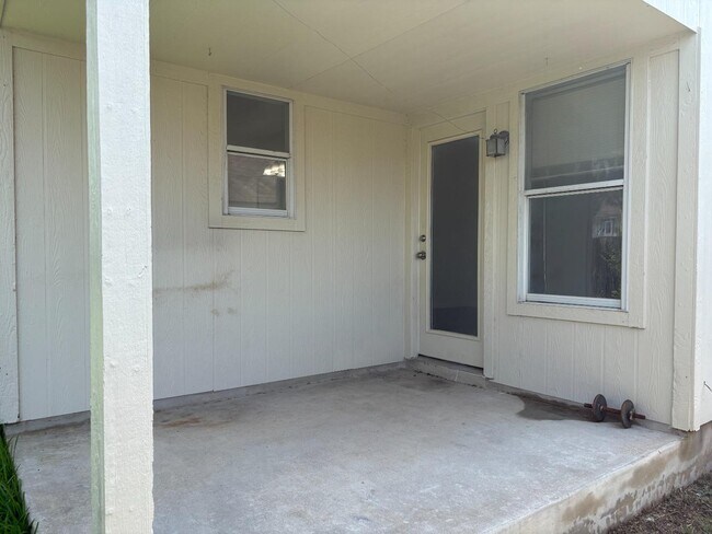 Building Photo - 21112 Derby Day Ave