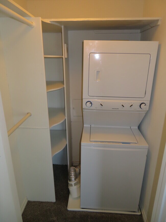 Laundry Closet - 2380 Hosp Way
