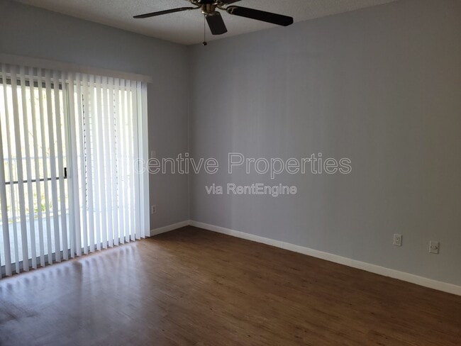 Building Photo - 2533 Grassy Point Dr