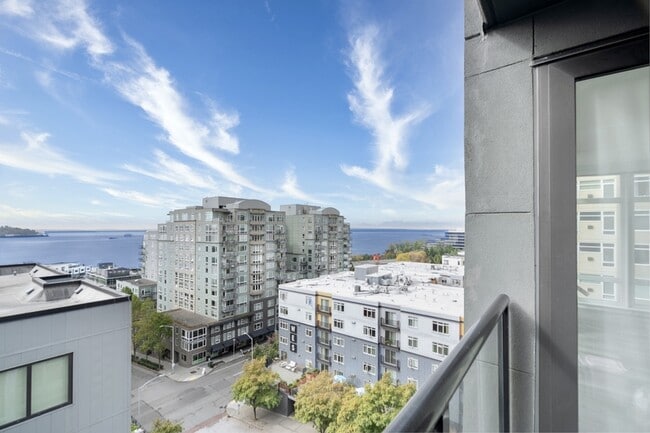 Building Photo - 2721 1st Ave