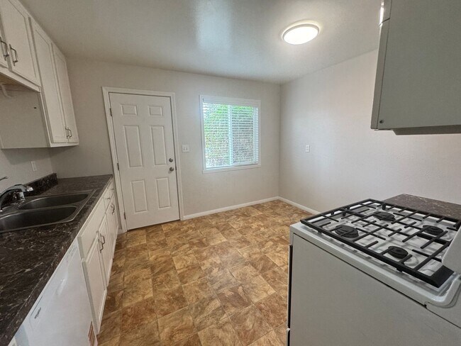Building Photo - 6150-6152 Horton Drive