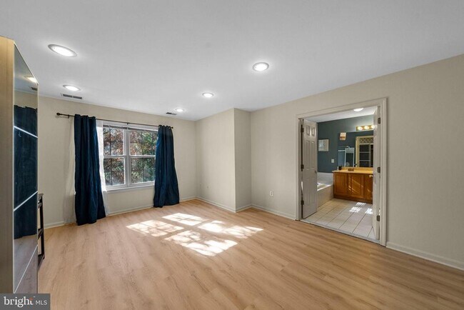 Building Photo - 72 River Birch Cir