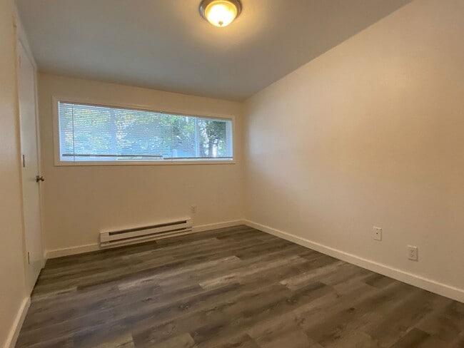 Building Photo - Renovated single family home in Seattle! B...