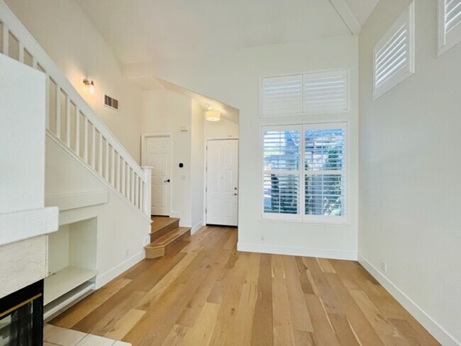 Building Photo - Move-in Ready 3BD/2.5BA, Two-Story Home in Stony Brook in Downtown Danville