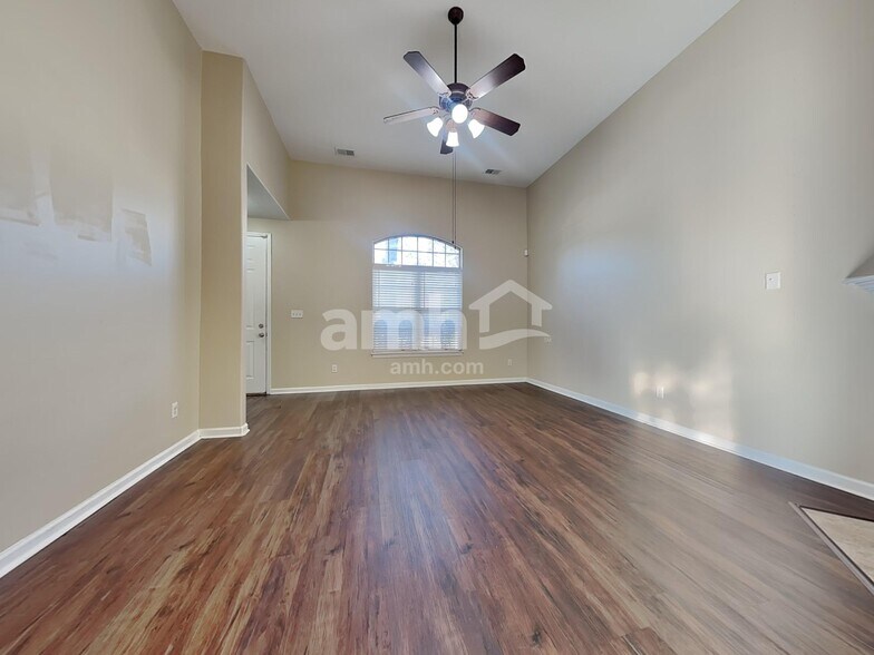 Building Photo - 7411 Appling Rain Dr