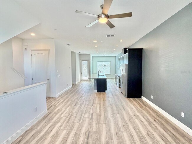 Building Photo - 8200 Elion St