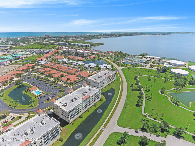 Building Photo - 732 Bayside Dr