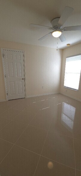 Building Photo - 3925 Agualinda Blvd