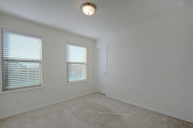 Building Photo - 900 Oatmeal Drive