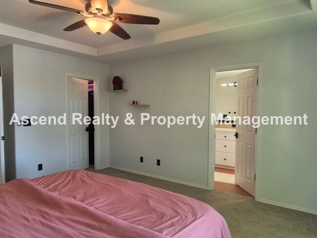 Building Photo - Outstanding 4bed+Office Bethany Area 2 Level Home Updated Throughout Available 6/22 or Sooner