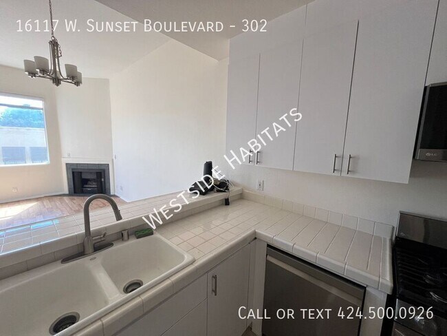 Primary Photo - 16117 W Sunset Blvd