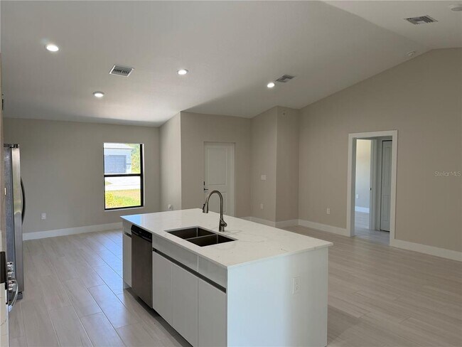 Building Photo - 23367 Mayville Ave