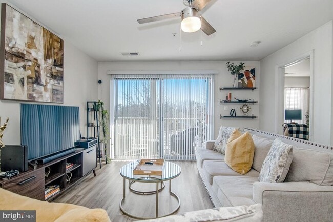 Building Photo - 1066 Gardenview Loop