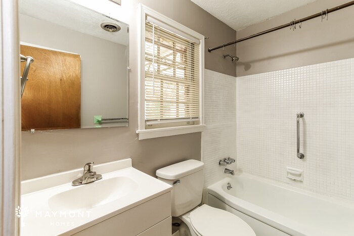 Building Photo - 1166 Bassett Dr