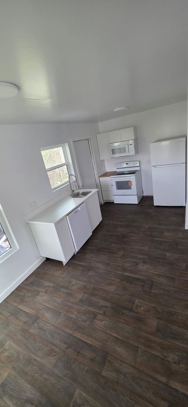 Building Photo - 3 Pacific Cir