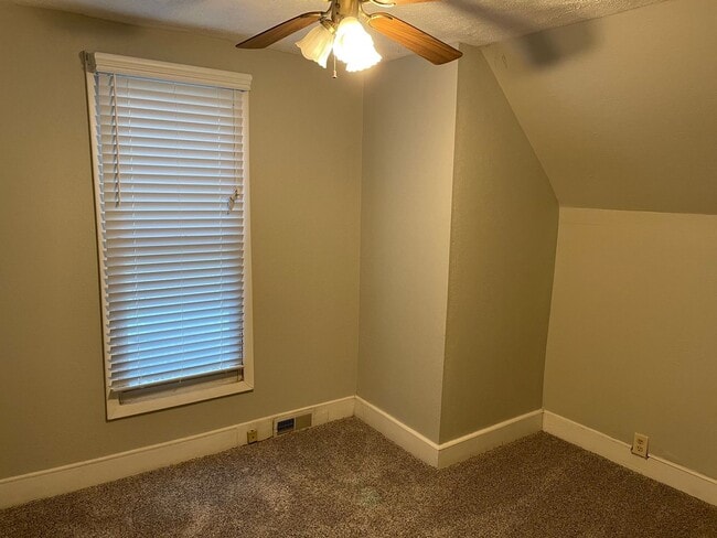 Building Photo - Charming 3-Bedroom Home with Outdoor Space